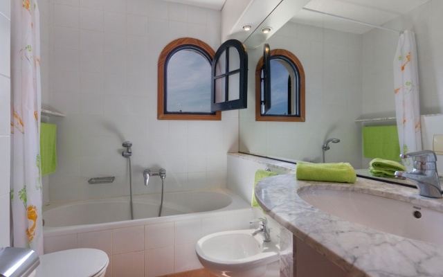 VILLA LIRA in Cala Morell
