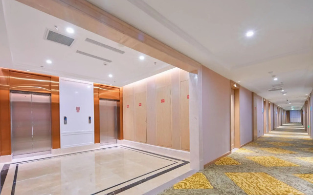 Vienna Hotel (Yecheng Zero Kilometer)