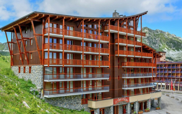 Modern Apartment Located in the Extensive Paradiski ski Area