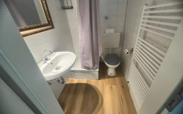 Othman Appartements Pfarrstraße 54, EG, R
