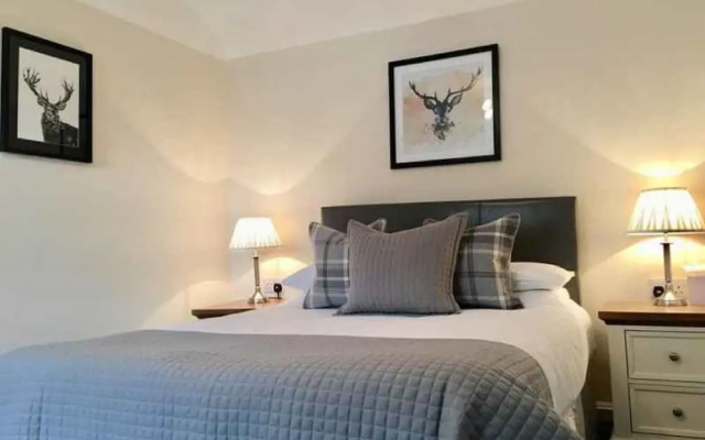 Glenmoriston Arms Hotel