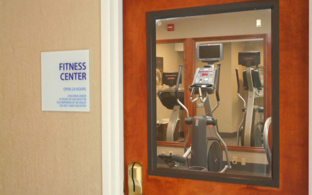 Holiday Inn Express & Suites - North Carmel / Westfield by IHG