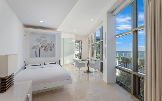 Malibu Glass Estate in Malibu, Malibu