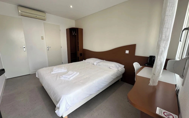 Halte Hotel