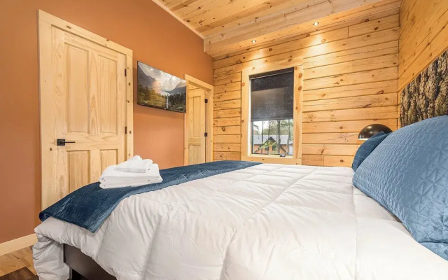 Black Diamond Lodge by Taylor Made Deep Creek