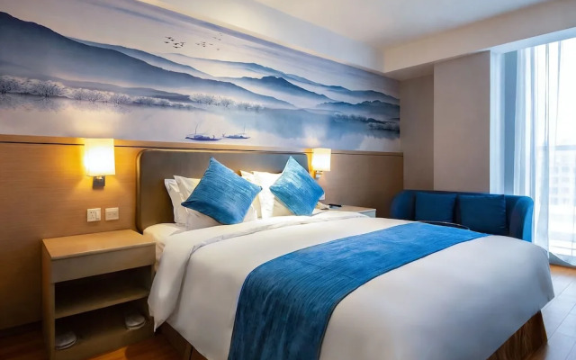 H Crytal Hotel (Jinma Road, Dalian Development Zone)