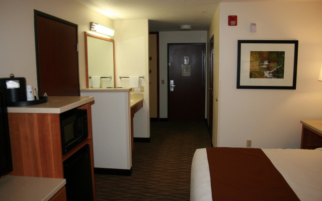 Best Western Plus Park Place Inn & Suites