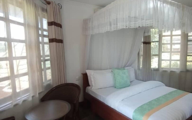 Happy Rhino Lodge