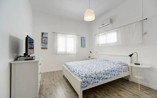 1 Bedroom Apartment With Balcony