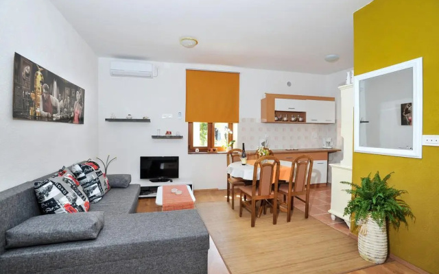Apartment Doni