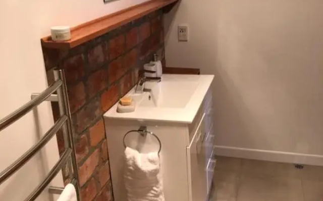 Private, Comfortable Studio.