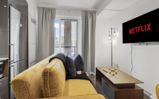 Dundas District Suites