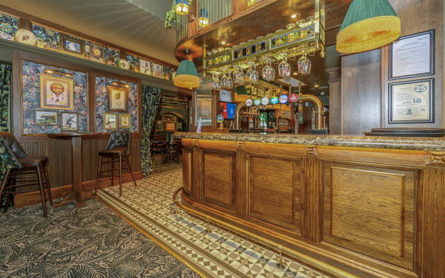 The Bull Hotel, Peterborough