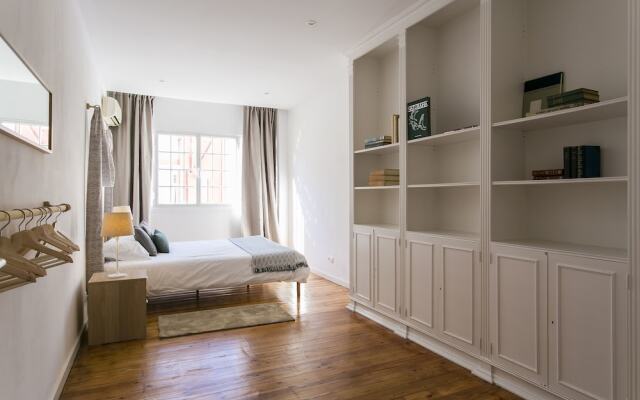 Апартаменты 5 Bedroom Apartment near Av Liberdade комната для гостей