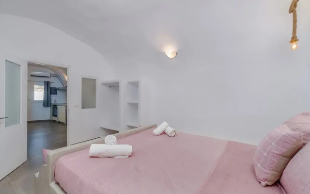 Santorini Fira Oasis