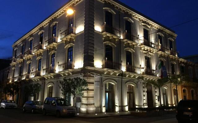 Отель Grande Albergo Alfeo Италия, Сиракуза - отзывы, цены и фото номеров - забронировать отель Grande Albergo Alfeo онлайн вид на фасад