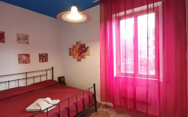 2 bed flat Centre & Stadio free parking