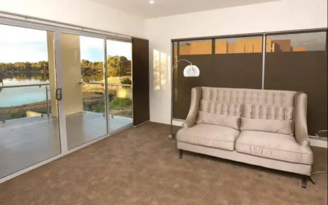 Indulge Luxury Homes - Marina 4