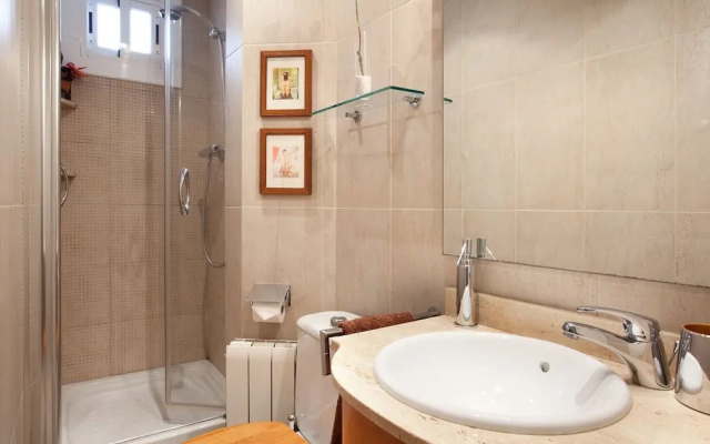 Sagrada Gaudi 2BD