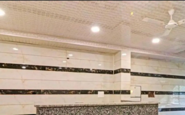 Qotel Hotel Peeragarhi