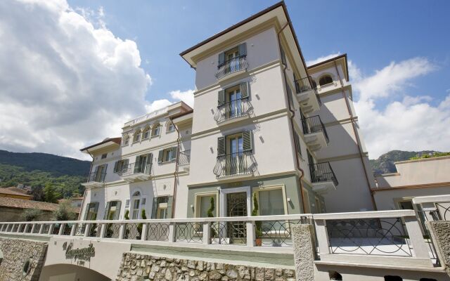 Отель Al Campanile Aparthotel And Suite Бавено вид на фасад