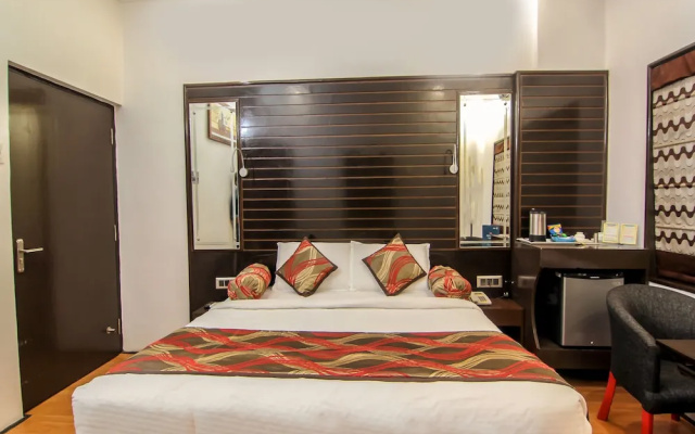OYO 9242 Le-Leisure Hotel