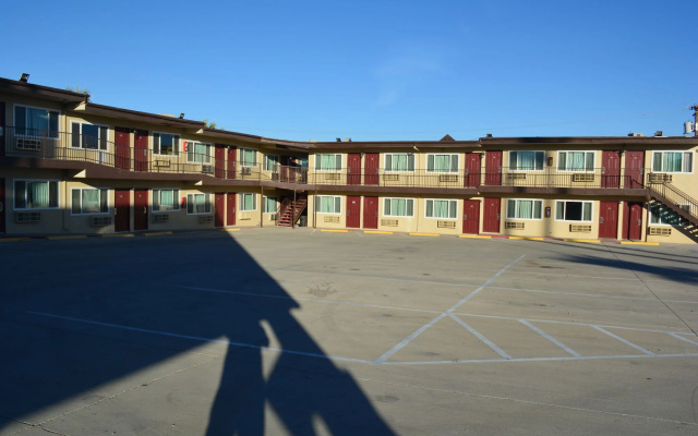 Red Roof Inn Needles