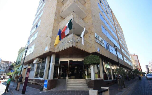Hotel Universo вид на фасад