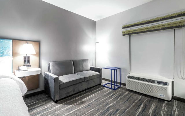 Hampton Inn Locust Grove