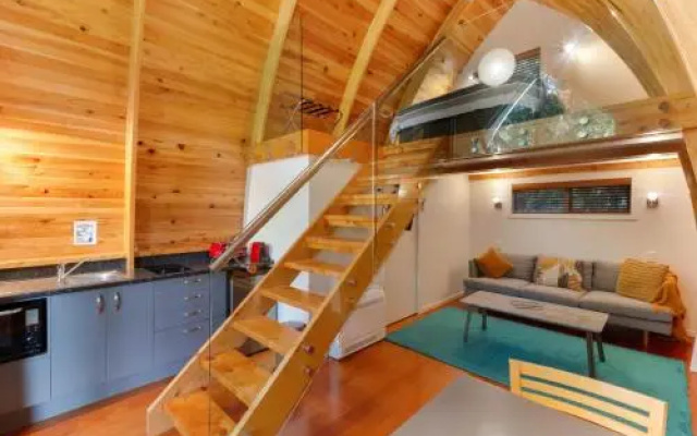 Onetangi Forrest Chalet