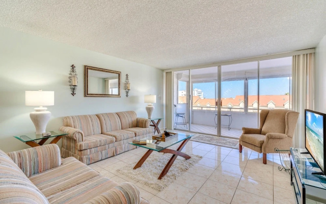 Redington Towers 406 by Vtrips