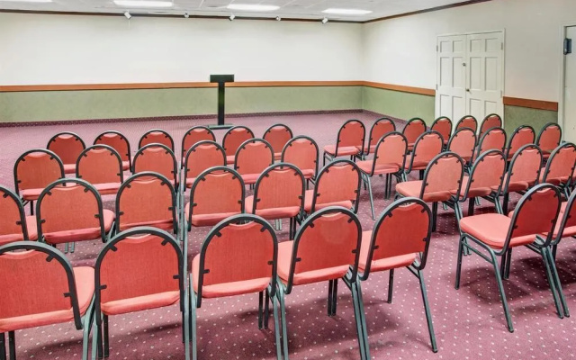 Ramada Walterboro