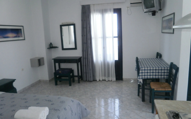 Blue and White Studios & Apartments