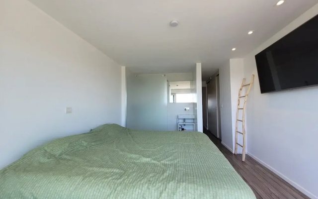 Sea View Apartment by Beach