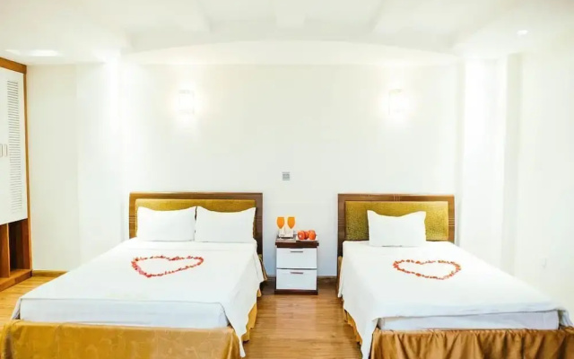 Hoang Gia Hotel 150 Nghi Tam HN-BayLux