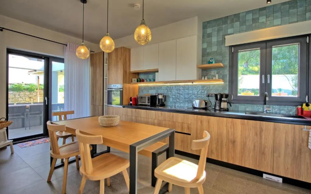 Luxury Villa Ebellina by MediterraneanVillas