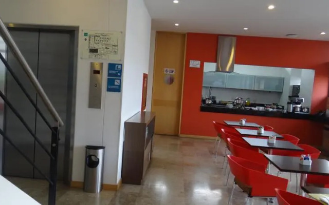 Hotel BE Feria Exposicion