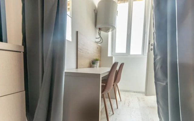 City Center Studio Apartments L&B