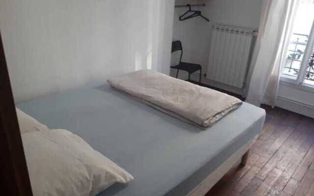 Отель Super big beautiful flat in Paris Париж комната для гостей
