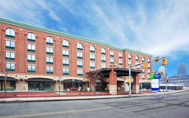 Holiday Inn Express Hotel & Suites Pittsburgh-South Side вид на фасад