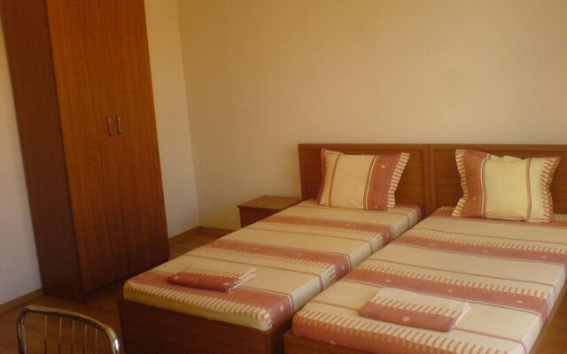 Отель Guest House Ekaterina Болгария, Равда - отзывы, цены и фото номеров - забронировать отель Guest House Ekaterina онлайн комната для гостей