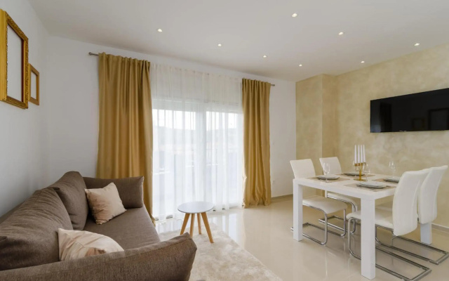 Villa Apartments AA 1