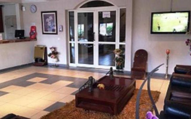 Hotel Hibiscus Blvd Triomphal in Libreville, Gabon from 81$, photos, reviews - zenhotels.com hotel interior