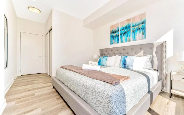 Luxury 1BR Condo - Private Balcony City Views