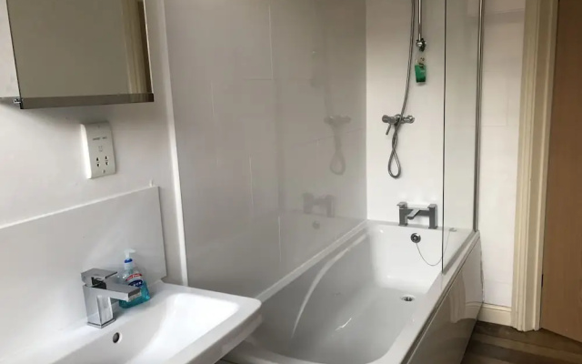 York Road Apartment