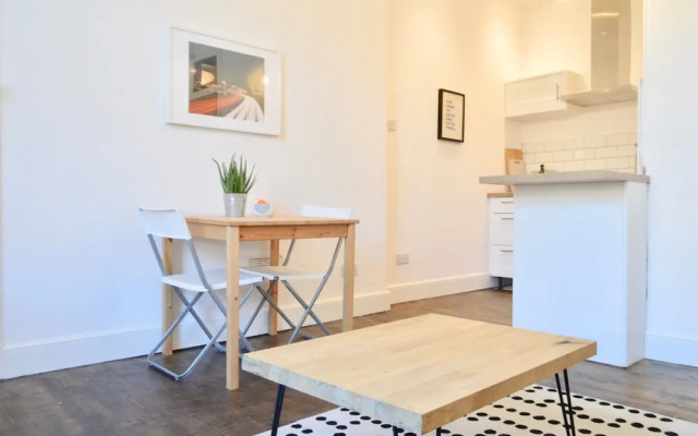 Bright Flat Near City Centre