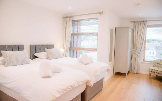 8 Deben Wharf