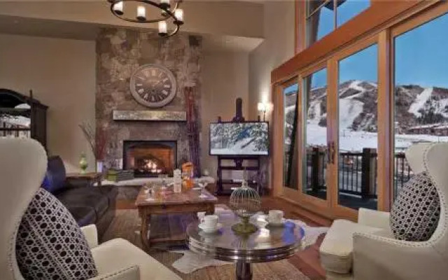 Sunshine Peak Chalet
