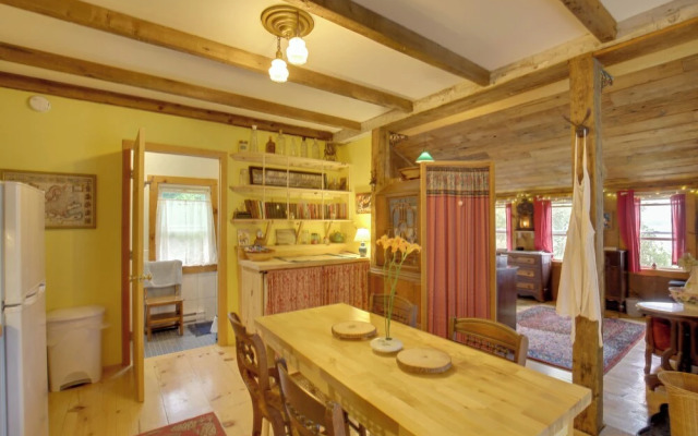 Cozy 1930s-style Waterfront Maine Cabin w/ Dock!
