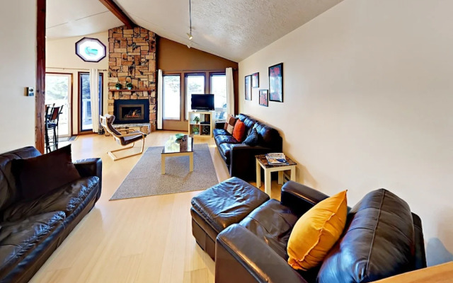 6125 Short Ave House by RedAwning